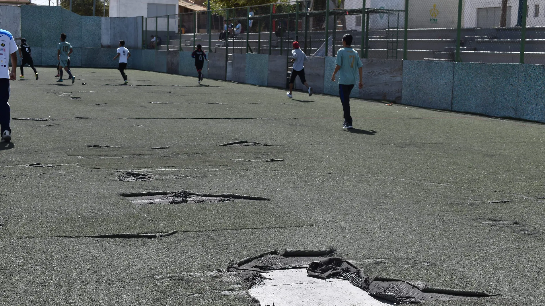 CANCHA DEL DIAZ ORDAZ DESTROZADA NOTA RICHI (7)